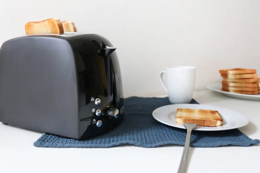 Klassischer Zwei-Scheiben-Toaster mit Bräunungsgradregler und Stopptaste