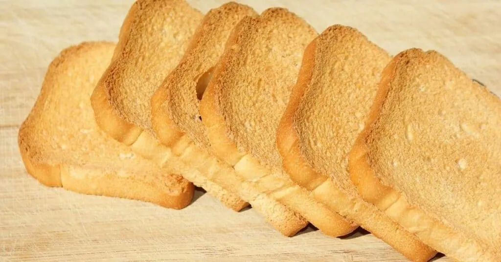 Knuspriger Zwieback als leicht verdauliche Schonkost bei Magenbeschwerden