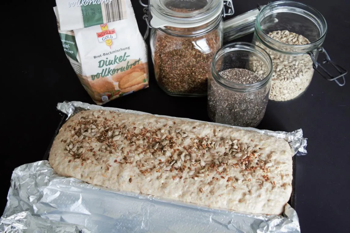 Körnerbrot aus der Aldi Backmischung mit gesunder Kruste