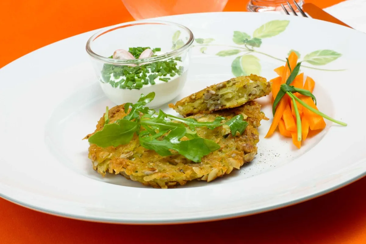 Kreatives Hauptgericht mit Kohlrabi und Risotto