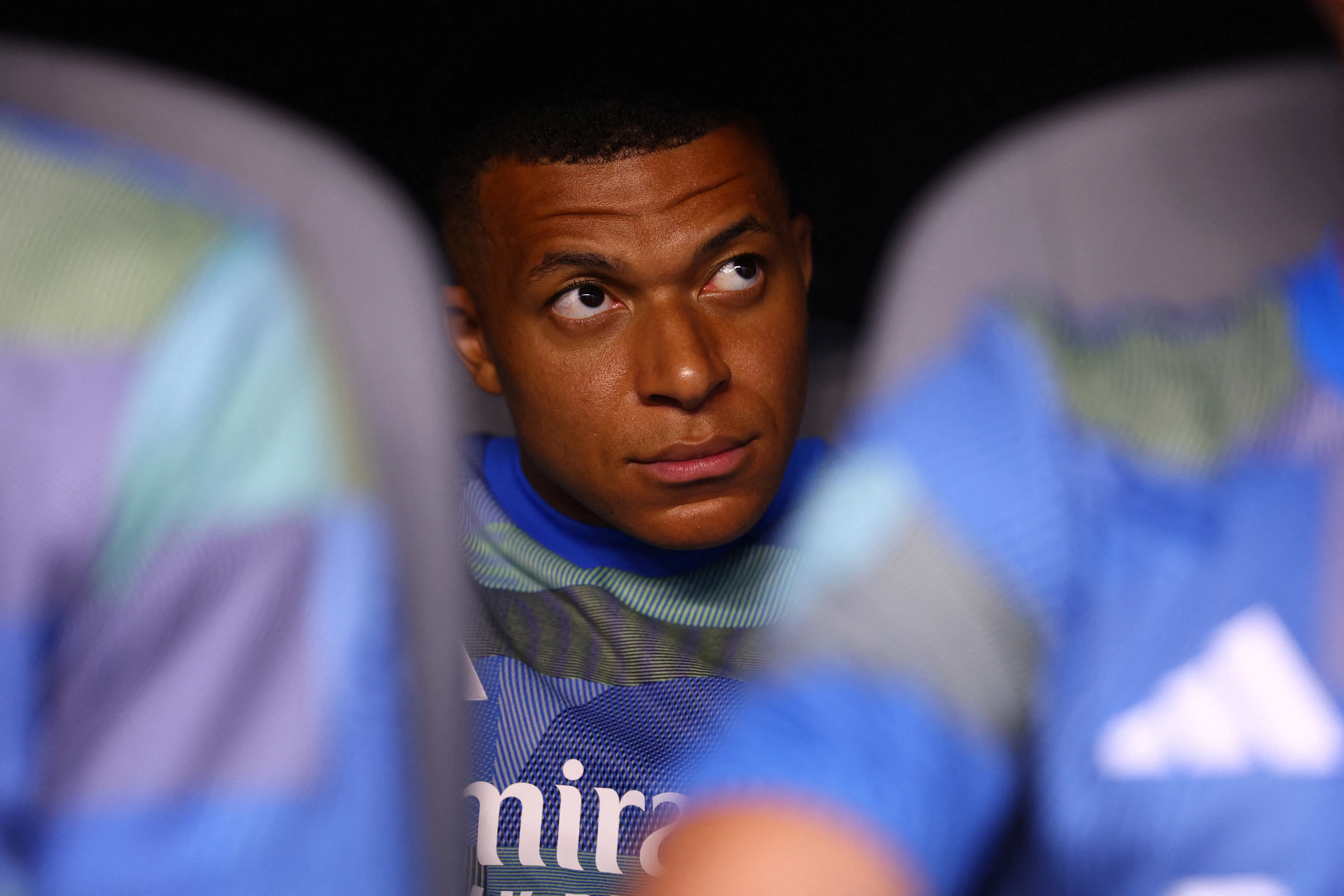 Kylian Mbappé auf der Ersatzbank von Real Madrid vor dem Spiel gegen Juventus bei der FIFA Klub-WM.