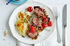 Lammkarree mit knuspriger Olivenkruste und cremigem Kartoffelgratin