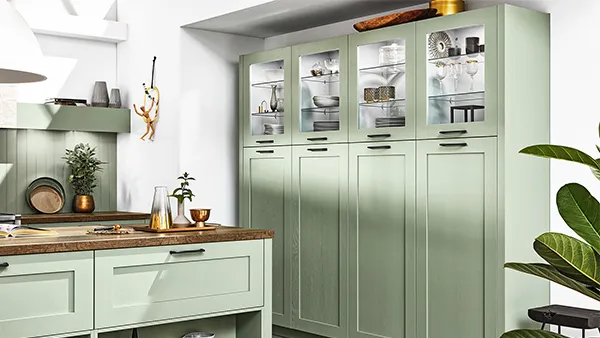 Landhausküche Pastellgrün von Häcker