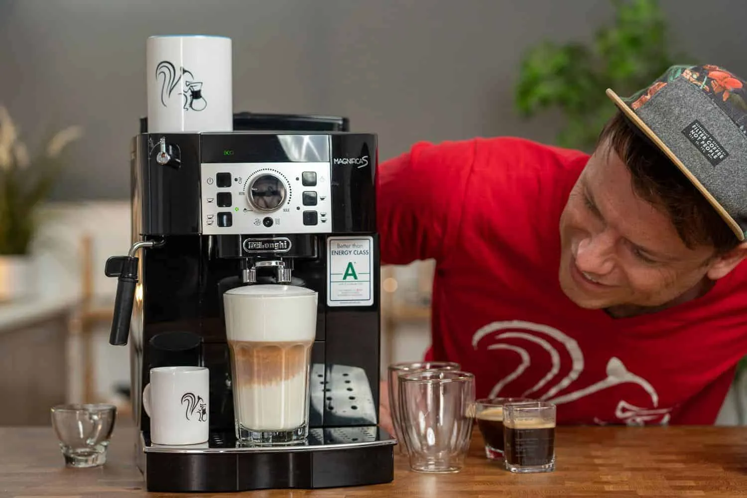 Latte zubereitet mit der DeLonghi Magnifica S