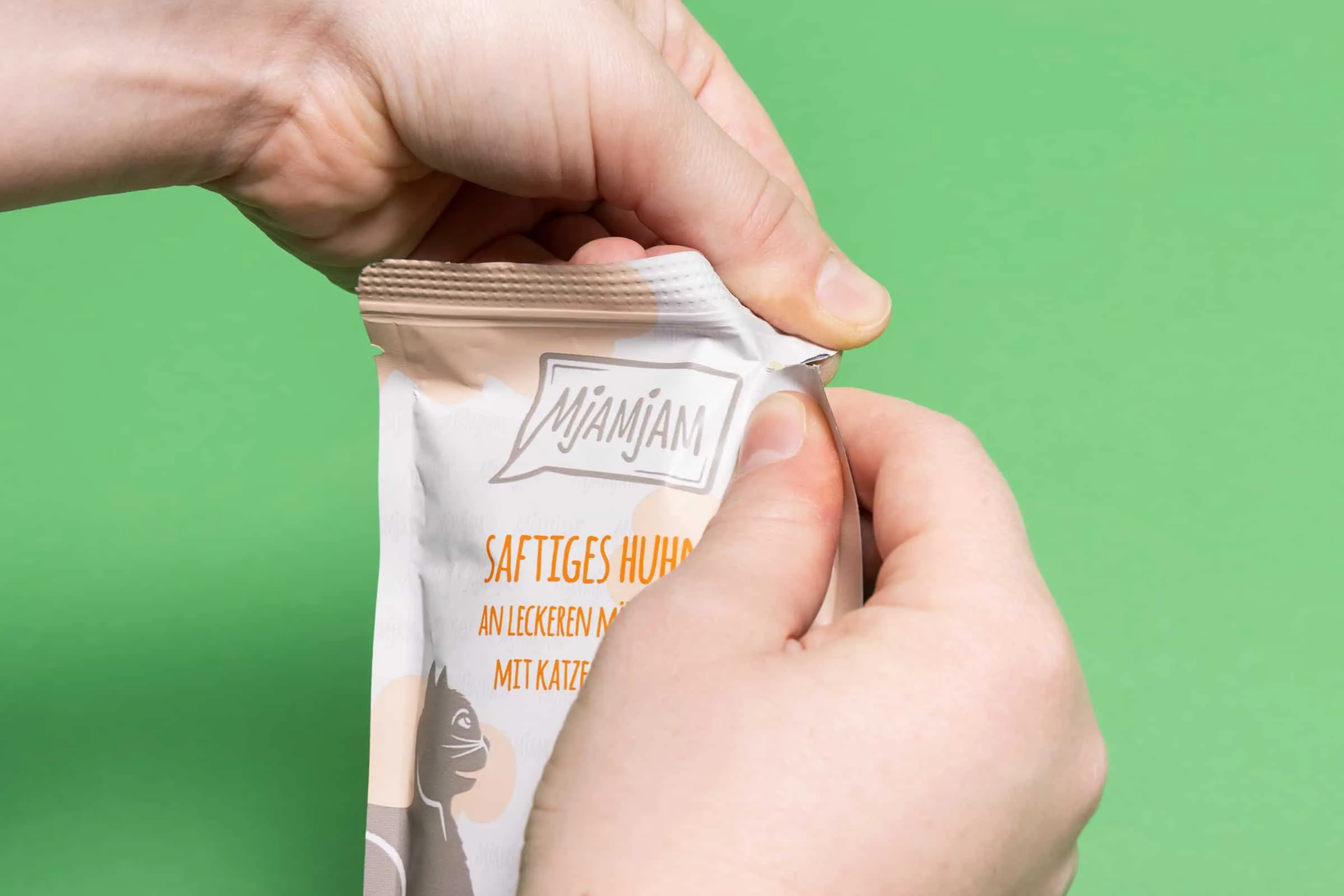 Leicht zu öffnende Verpackung von Mjamjam Nassfutter