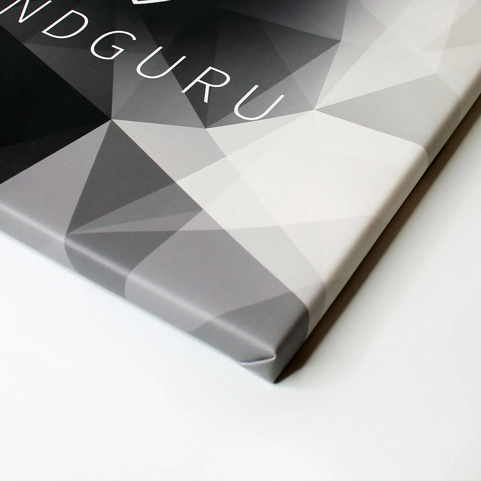 Leinwandbild mit tiefer 3D-Wirkung, um ein imaginäres Frosch Getränk als Teil der deutschen Gastlichkeit eindrucksvoll darzustellen.