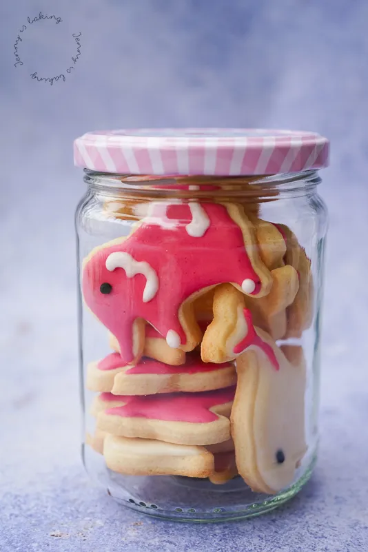 Liebevoll gestaltete Elefantenkekse, ideal als süße Geschenke zur Geburt oder Babyshower.