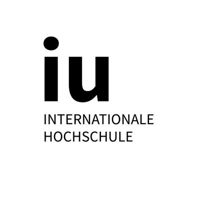 Logo der IU Internationalen Hochschule, Anbieter für Fernstudiengänge in Erwachsenenbildung