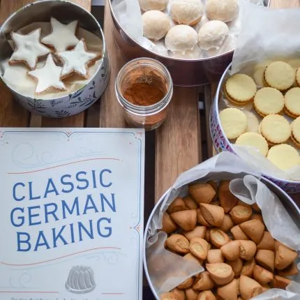 Luisa Weiss' Buch Classic German Baking mit einer Auswahl traditioneller Backwaren
