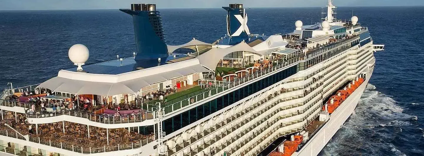 Luxuriöses Kreuzfahrtschiff Celebrity Reflection in der Karibik für Swinger-Kreuzfahrten