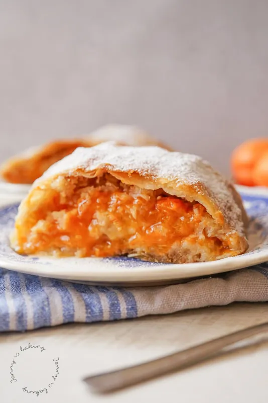 Marillen Aprikosen Strudel