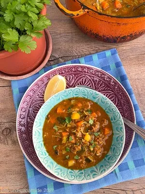 Marokkanische Chorba mit Lamm und Gemüse