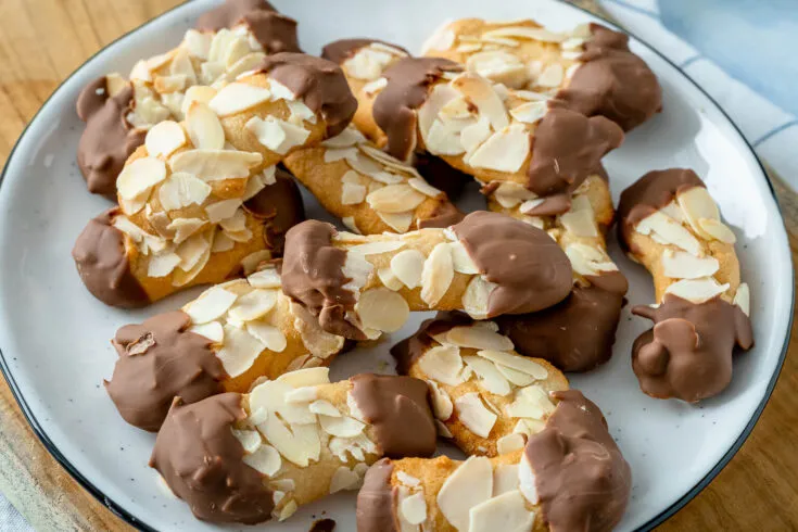 Mega leckere Mandelstangen, besser als vom Bäcker und schnell zubereitet.