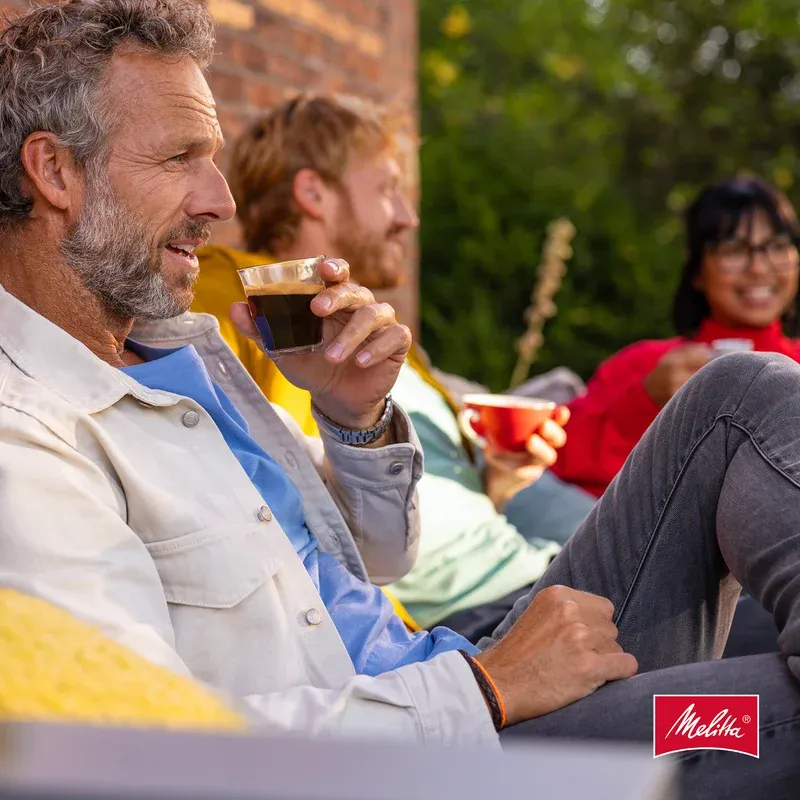 Melitta Barista Crema Forte Bohnenpaket bereit für die Zubereitung in der Küche