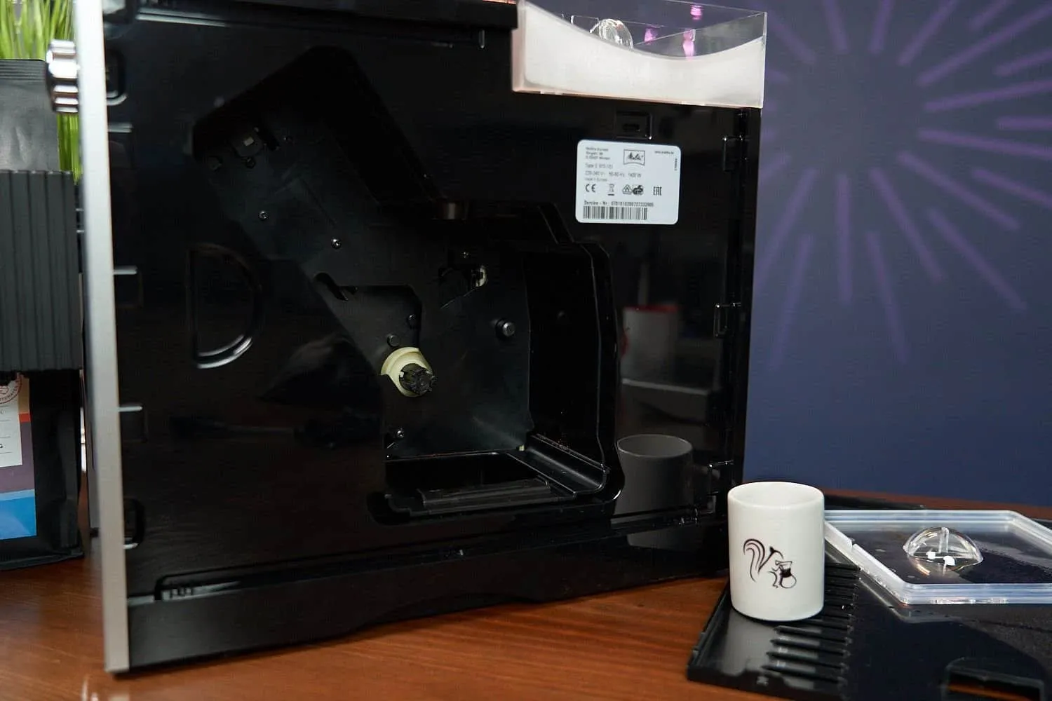 Melitta Caffeo CI Kaffeevollautomat mit eingesetzter Brühgruppe