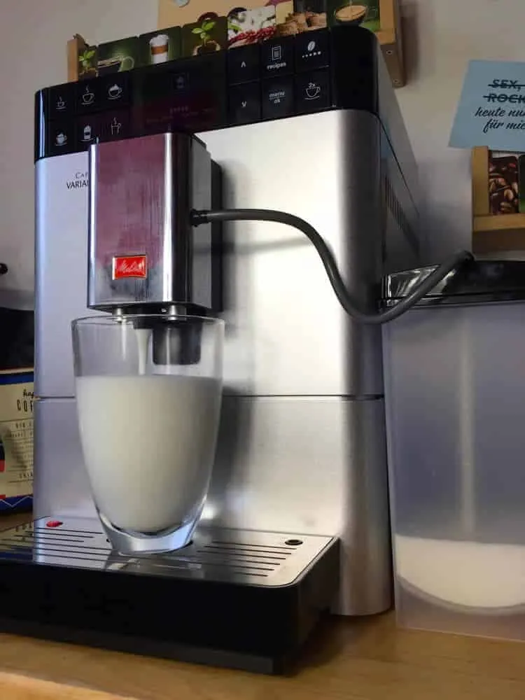 Melitta Caffeo Varianza CSP Kaffeevollautomat Milchschaum