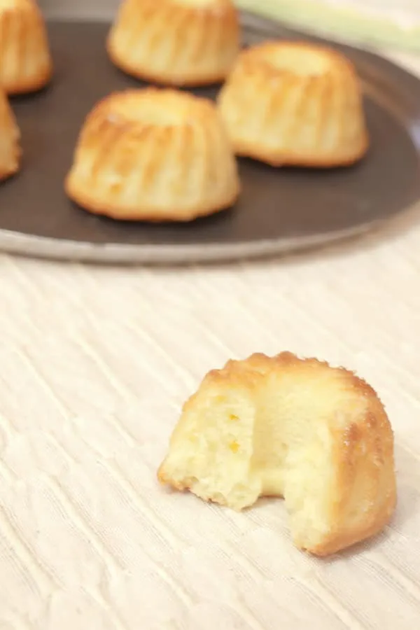 Mini-Gugelhupf: Ein Klassiker der österreichischen Mehlspeisenkunst