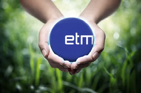 Moderne Fertigungsanlage, die innovative Technologien und hohe Qualität bei etm engineering veranschaulicht