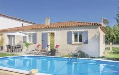 Modernes Ferienhaus in Salon-de-Provence mit eingezäuntem Grundstück und Pool für 8 Gäste mit Hund
