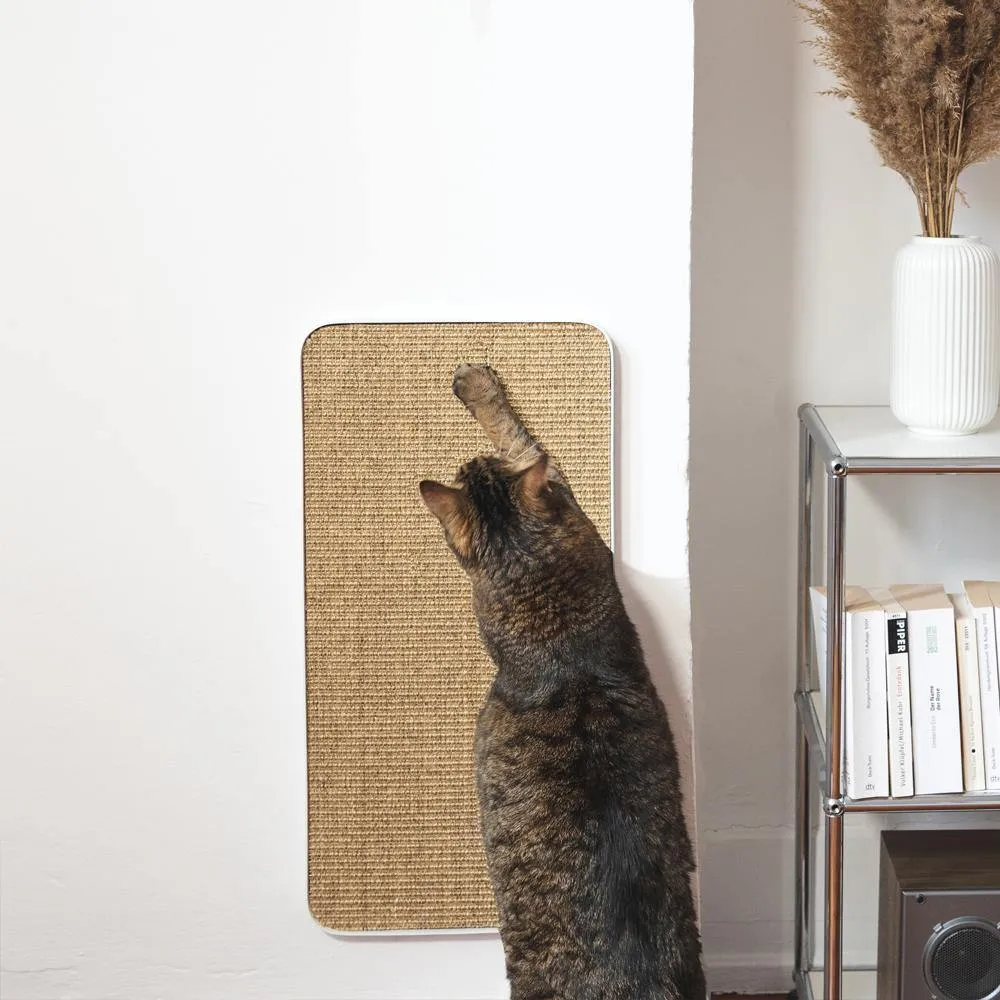 Modernes Kratzbrett für Katzen in Weiß mit Sisal-Oberfläche von LucyBalu