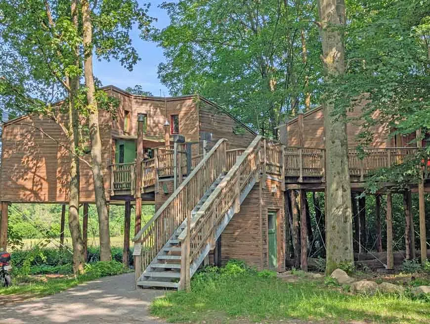 Modernes und barrierefreies Bio-Baumhaus im Naturhotel Norddeutschland