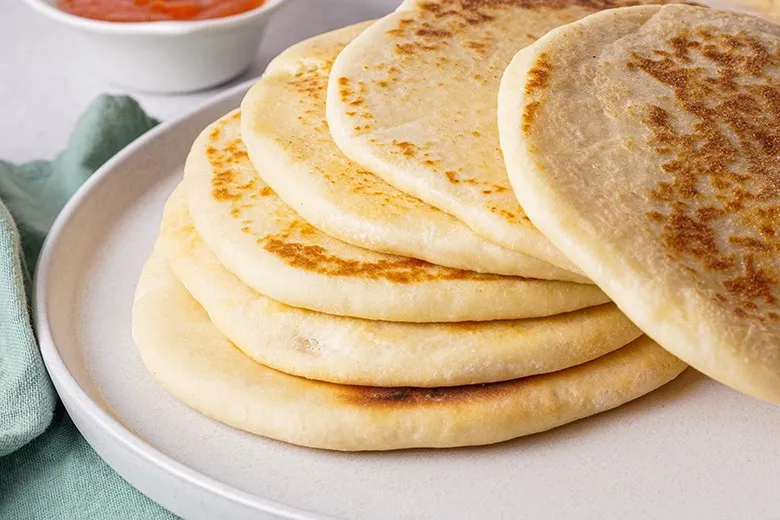 Naan Brot aus Indien, einfach zubereitet als Beilage