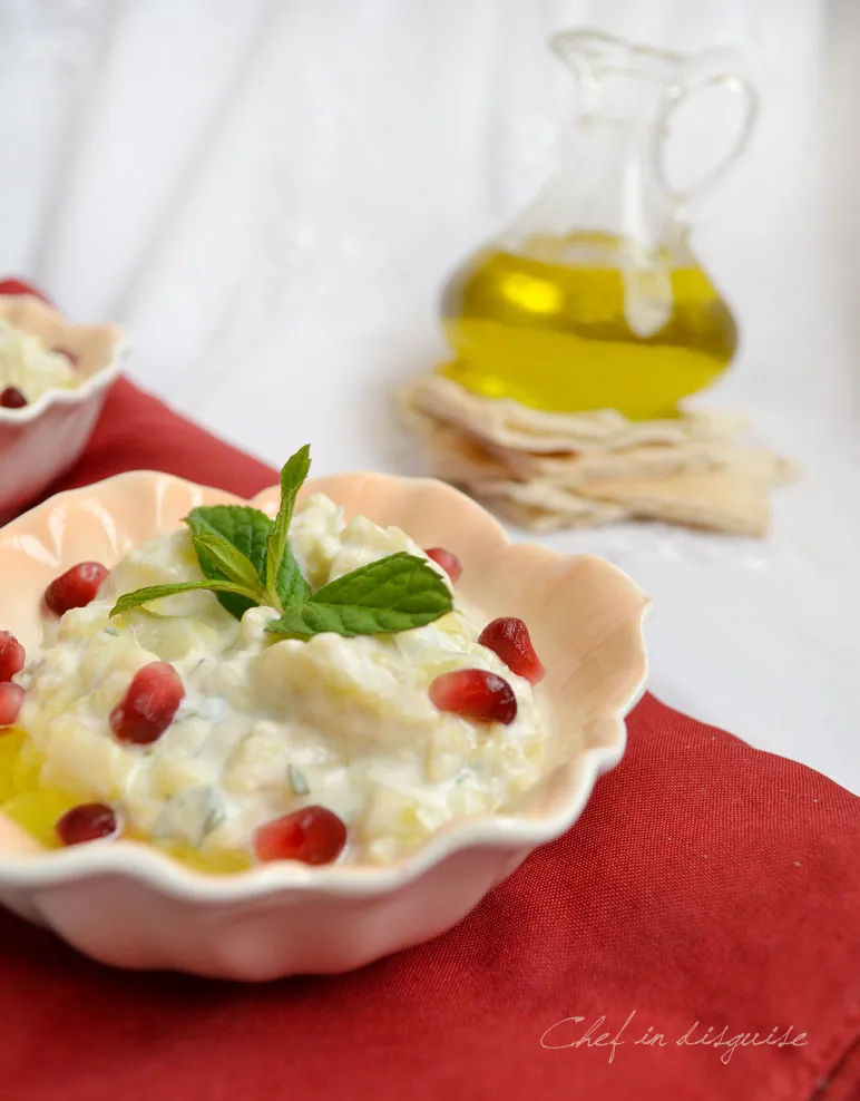 Nahaufnahme eines Mutawam-Dips, perfekt für Pita Brot