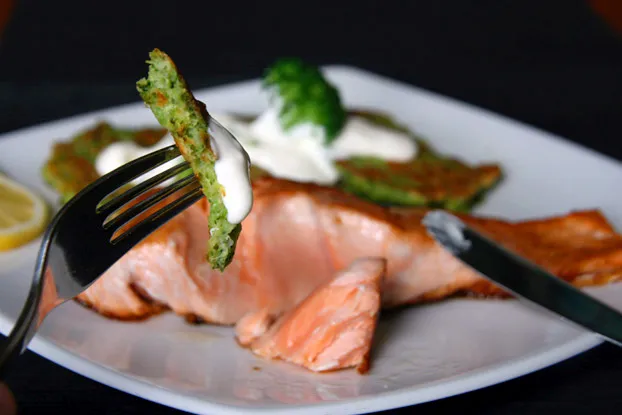 Nahaufnahme von Lachs mit glasigem Kern