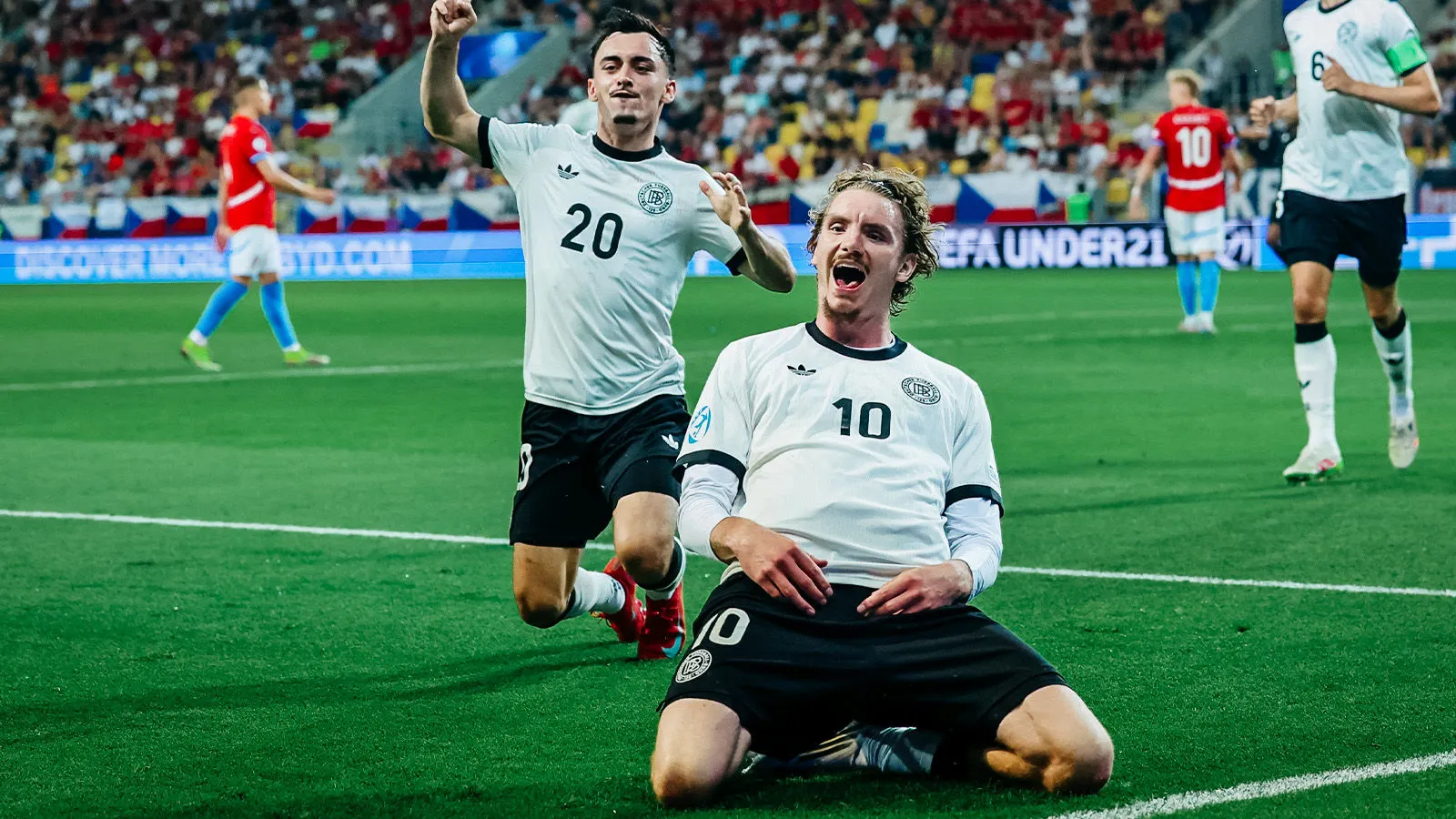 Nick Woltemade bejubelt Torerfolg für Deutschland U21 im Spiel gegen Tschechien bei der U21-Europameisterschaft 2025