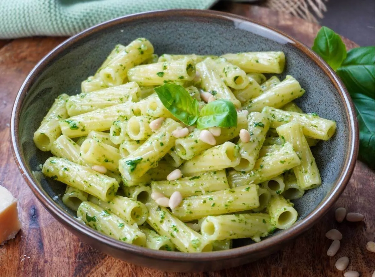 Nudeln mit frischem Pesto, schnelles Gericht