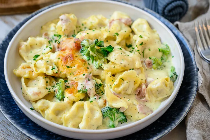Ofen-Tortellini in Sahnesauce - schnelle Käse Ofen-Tortellini