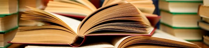 Offenes Buch als Symbol für Bildung und Wissen