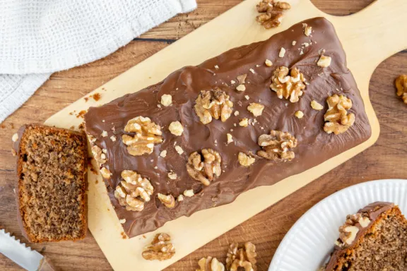 Omas saftiger Walnusskuchen