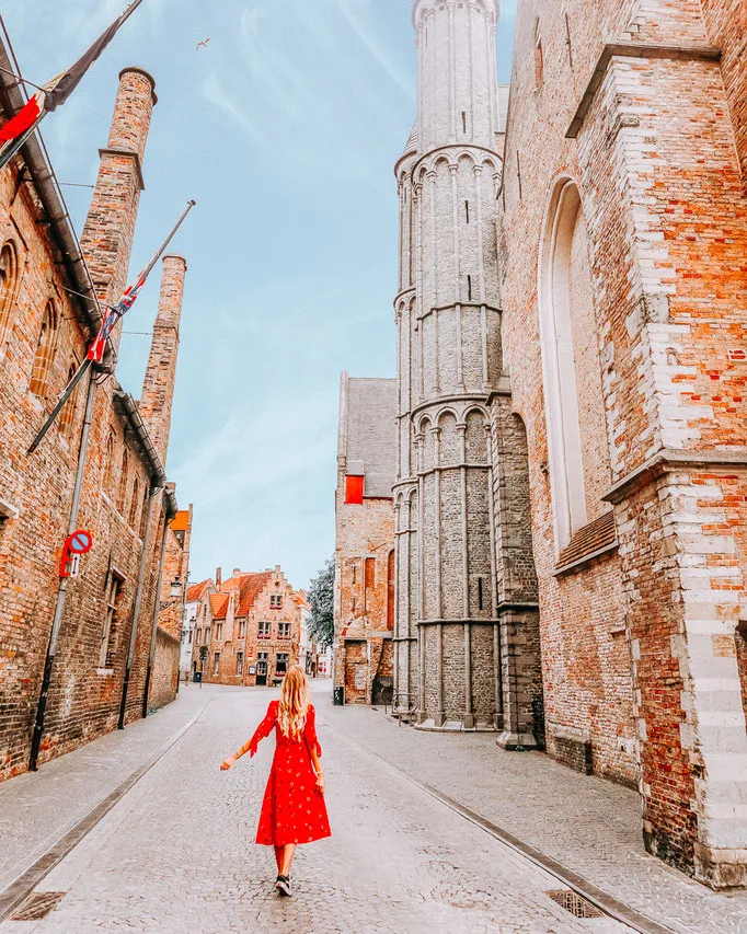 Ostern Reisetipps: Malerische Grachten in Brügge, Belgien