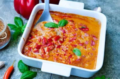 Paprika-Sahne-Hähnchen in der Auflaufform