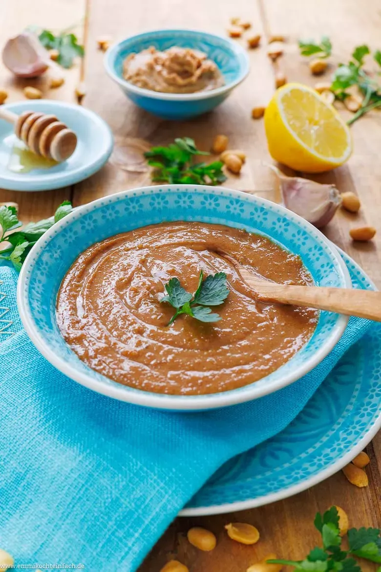 Passt zu vielen Gerichten: selber gemachte Erdnusssoße