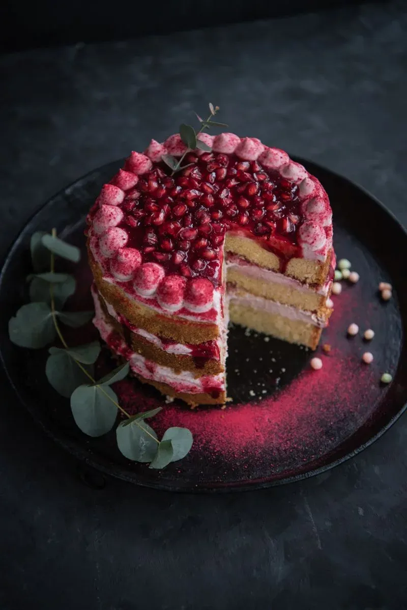 Pinke Proseccotorte mit Himbeer-Quark