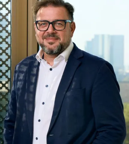 Porträt von Prof. Dr. Kai Maaz, Forscher zu Bildungsungleichheiten im deutschen Bildungssystem