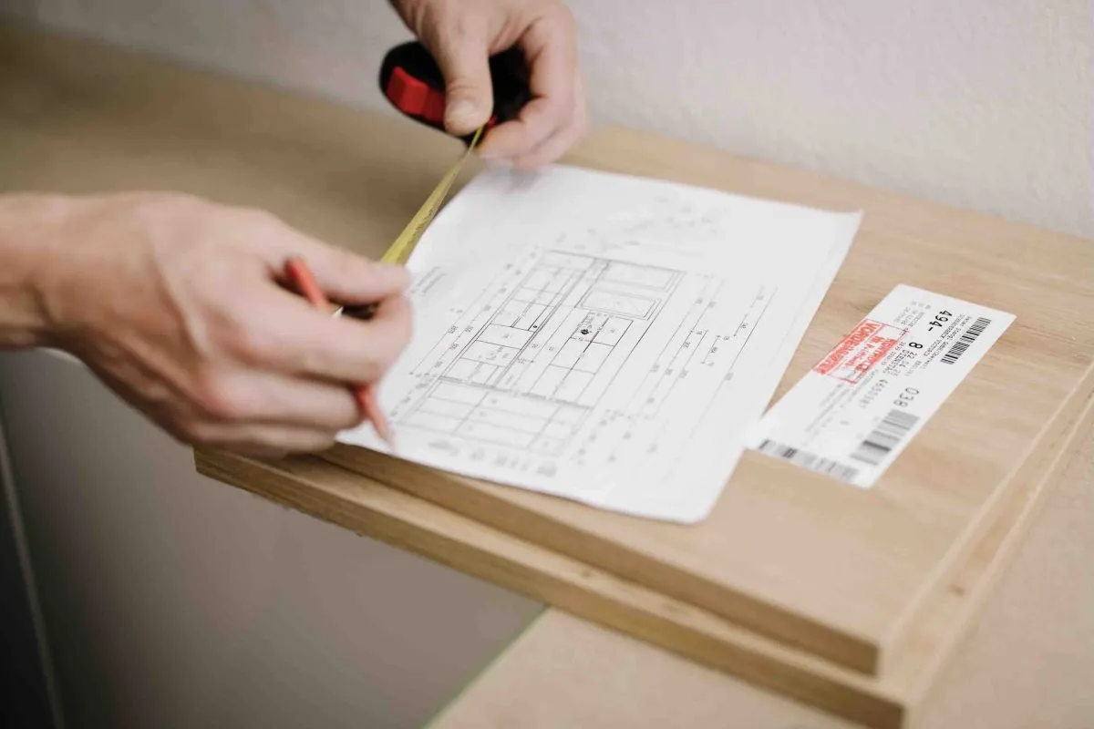 Professionelle Küchenmontage durch DANKÜCHEN-Experten, als Teil des 4-Schritte-Plans zur Traumküche.