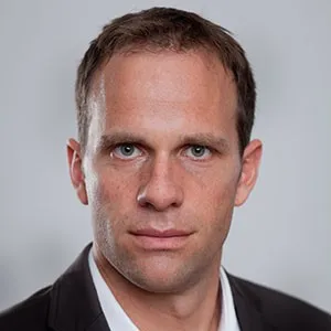 Professor Dieter Suess, Erfinder der patentierten Technologie für MR Technologie und Experte für funktionale Materialien.