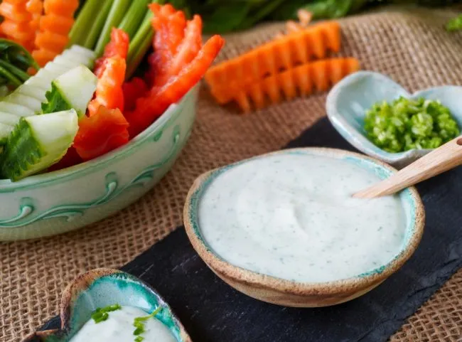 Protein Dip mit Hüttenkäse – ein schneller Begleiter zum Mittagessen