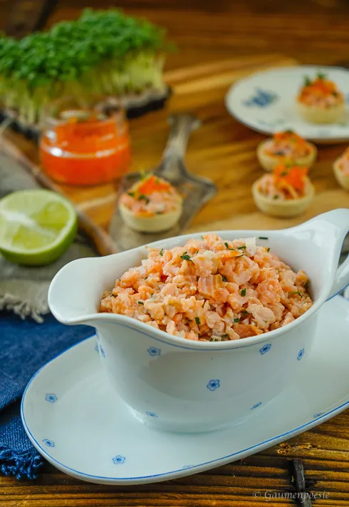 Räucherlachs-Tatar in Party-Cups