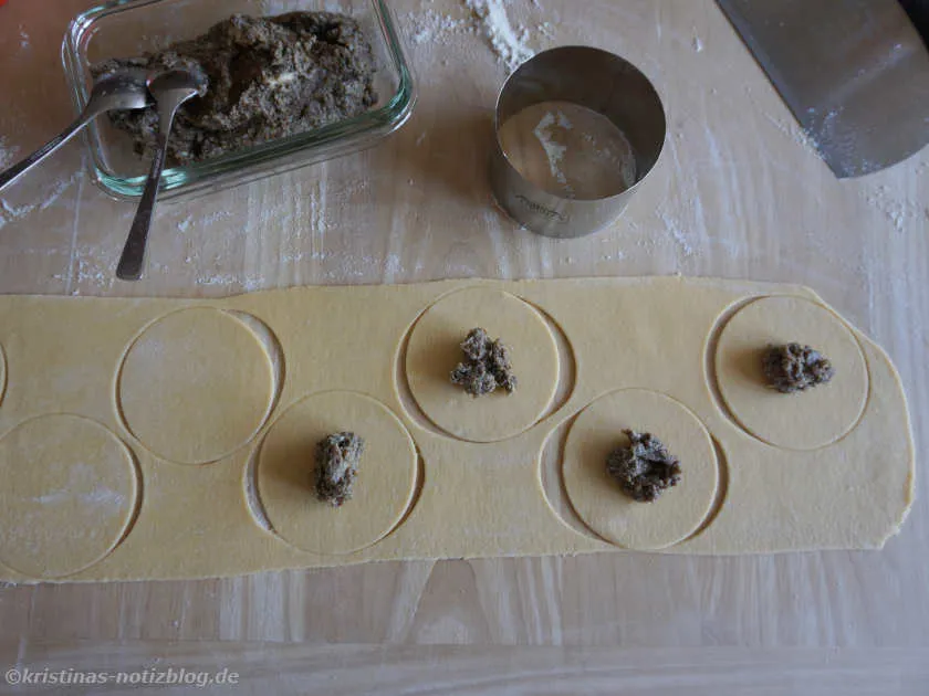 Ravioli oder Tortellini füllen