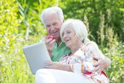 Rentner mit Vertrag zur sofortbeginnenden Rente