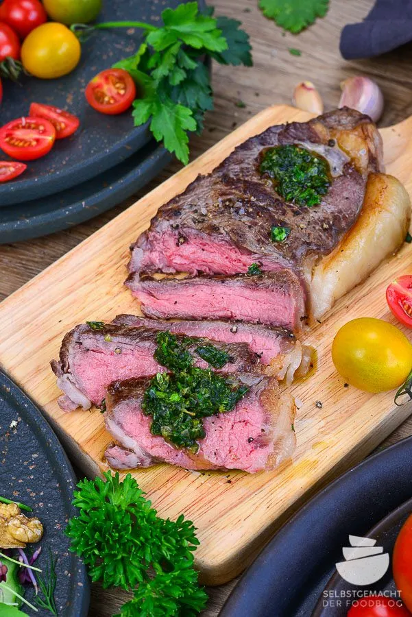 Rinder Steak grillen mit Chimichurri