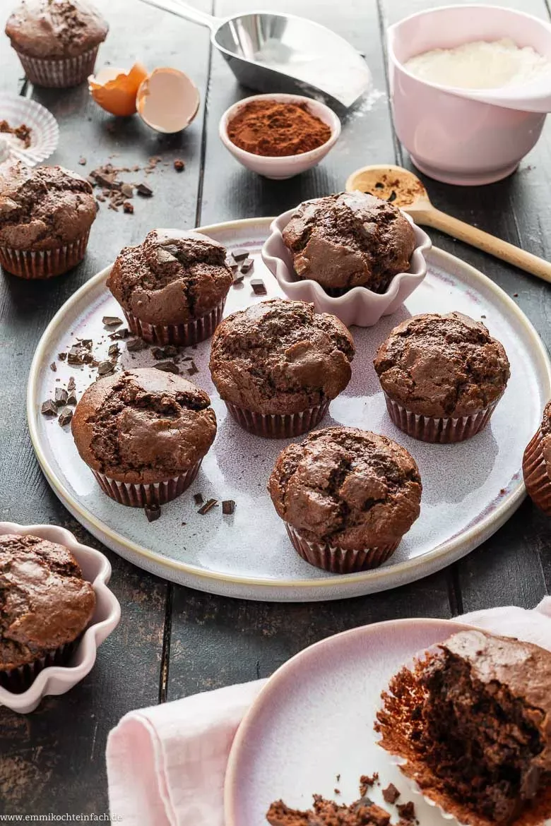 Saftige Schokoladenmuffins mit Chunks