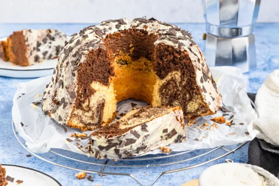 Saftiger Marmorkuchen-Gugelhupf