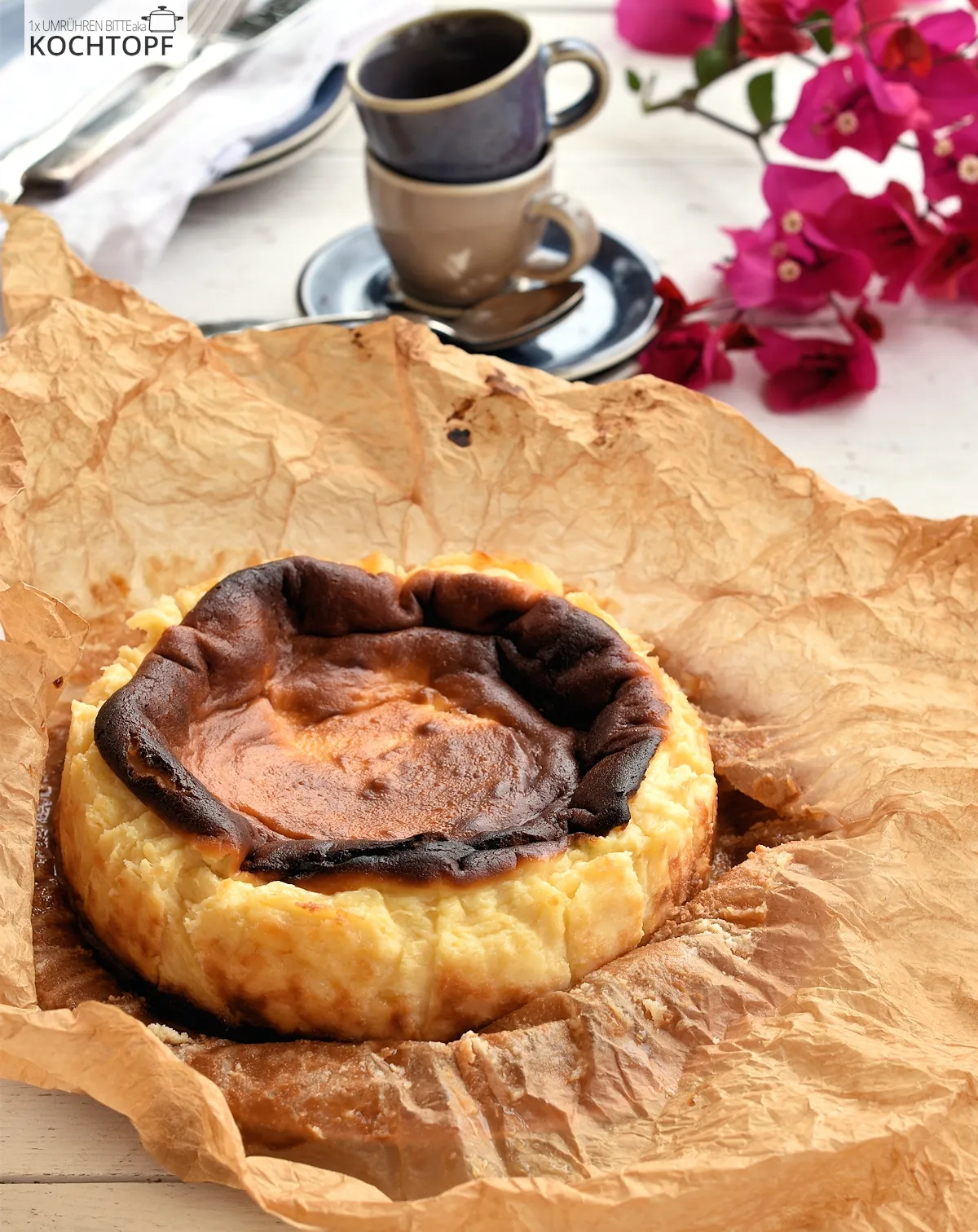 San Sebastián Cheesecake: Der &quot;verbrannte&quot; Käsekuchen aus San Sebastián, cremig und karamellisiert, ein moderner spanischer Dessertklassiker