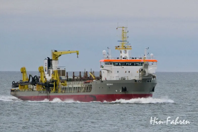 Schiff vor dem Stellplatz in Cuxhaven