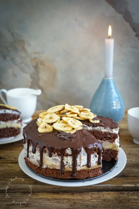 Schoko-Bananen-Torte mit Biskuit
